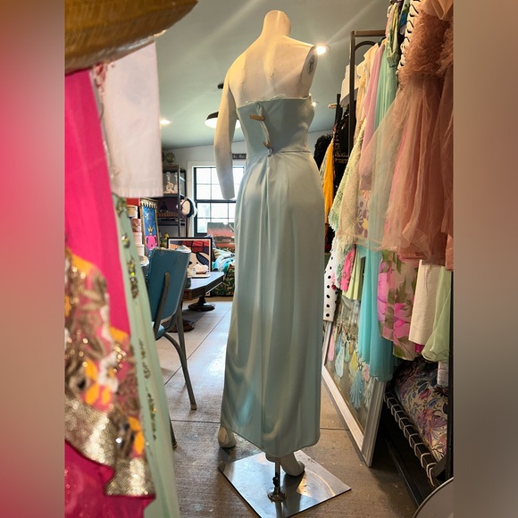 Pastel Seagreen Halston Gown - Picture 3 of 15